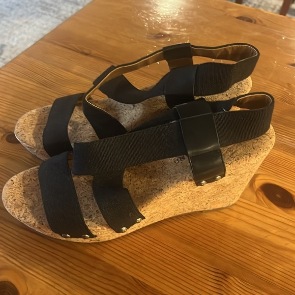 LUCKY BRAND MARLA WEDGE SANDAL Black 10 - Picture 4 of 11